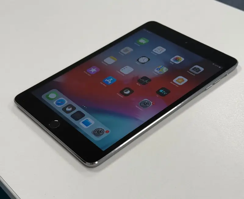 iPad Mini 3 64GB Vesmírně šedá