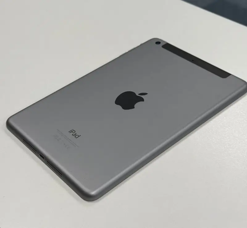 iPad Mini 3 64GB Vesmírně šedá