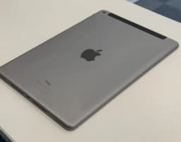 iPad 5 128GB Vesmírně šedá