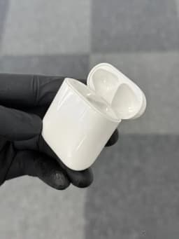 AirPods (2. generace) 16GB Bílá