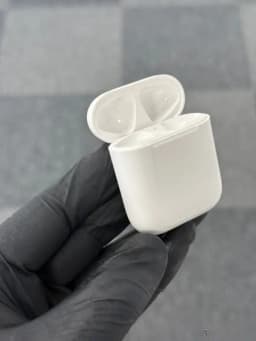 AirPods (2. generace) 16GB Bílá
