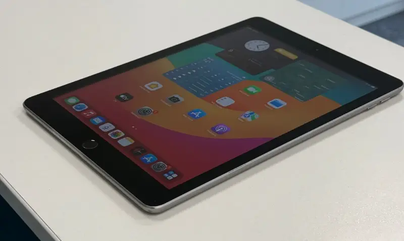 iPad 6 128GB Vesmírně šedá