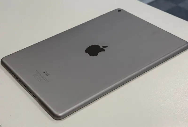iPad iPad 6 128GB Vesmírně šedá