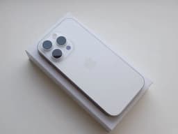 iPhone 16 Pro Max 256GB Bílá