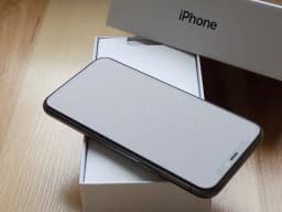 iPhone 11 Pro 64GB Půlnoční zelená