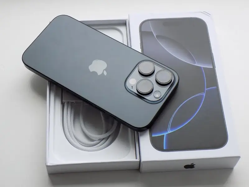 iPhone 16 Pro 256GB Černá