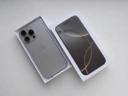 iPhone 16 Pro 256GB Bílá