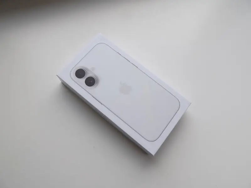 iPhone iPhone 16 128GB Bílá