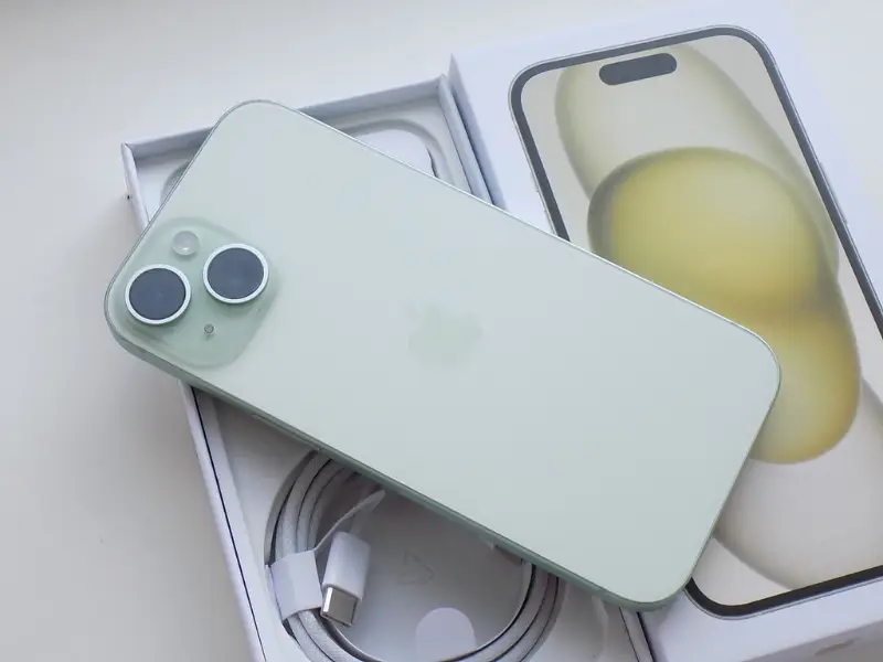 iPhone 15 128GB Zelená