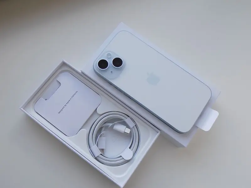 iPhone iPhone 15 256GB Modrá