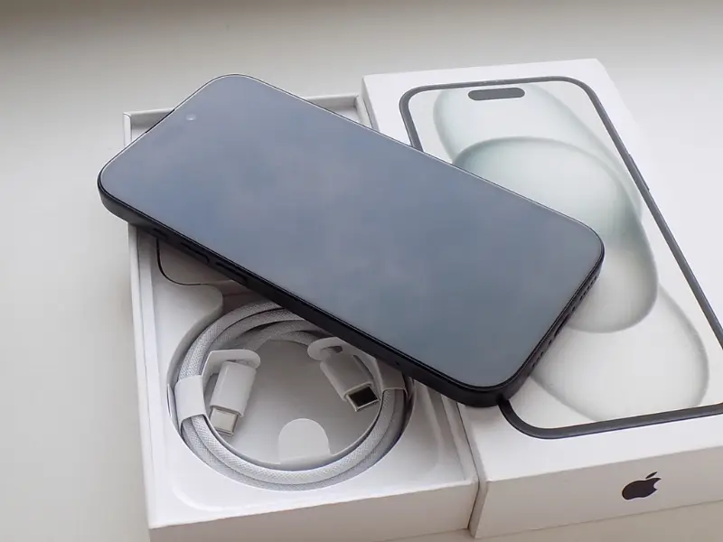 iPhone 15 128GB Černá