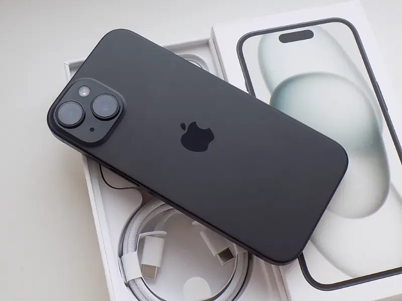 iPhone 15 128GB Černá