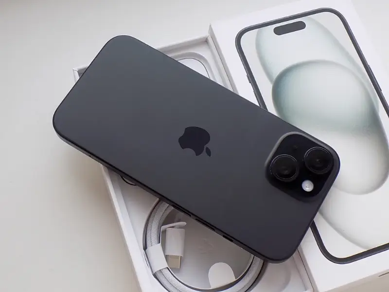 iPhone 15 128GB Černá