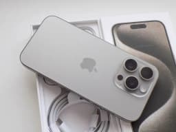 iPhone 15 Pro 128GB Přírodní titan
