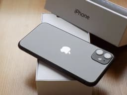 iPhone 11 128GB Černá