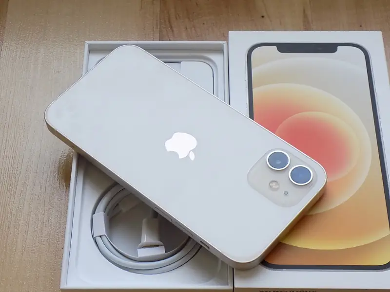 iPhone 12 64GB Bílá