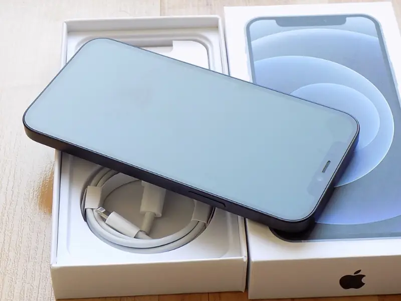 iPhone iPhone 12 128GB Černá