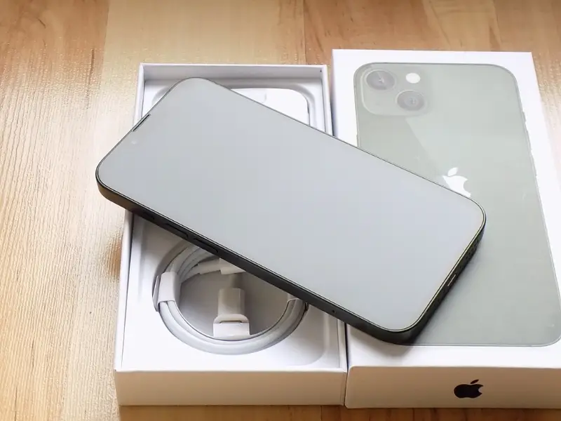 iPhone 13 128GB Zelená