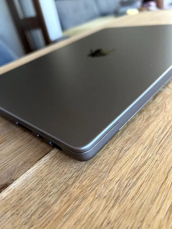 macBook MacBook Pro M1 Pro/Max 2021 (14 palců Model A2442) 512GB Vesmírně šedá