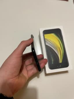 iPhone SE 2020 128GB Černá