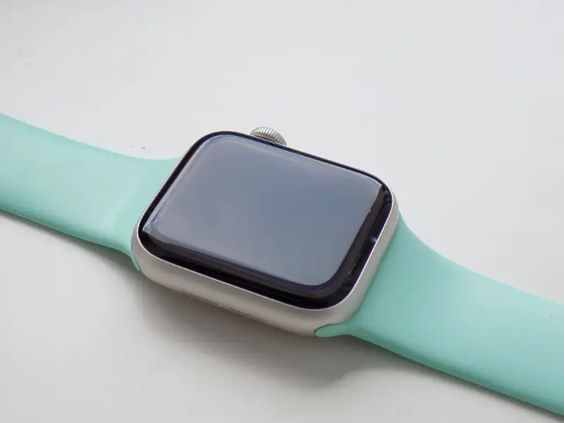 Watch SE 2022 0GB Stříbrná