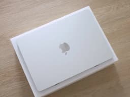 MacBook Air M3 256GB Stříbrná