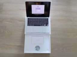 MacBook Air M3 256GB Stříbrná